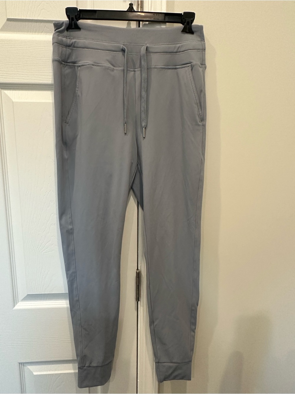 HALARA Men's Light Gray Slim Joggers with Drawstring